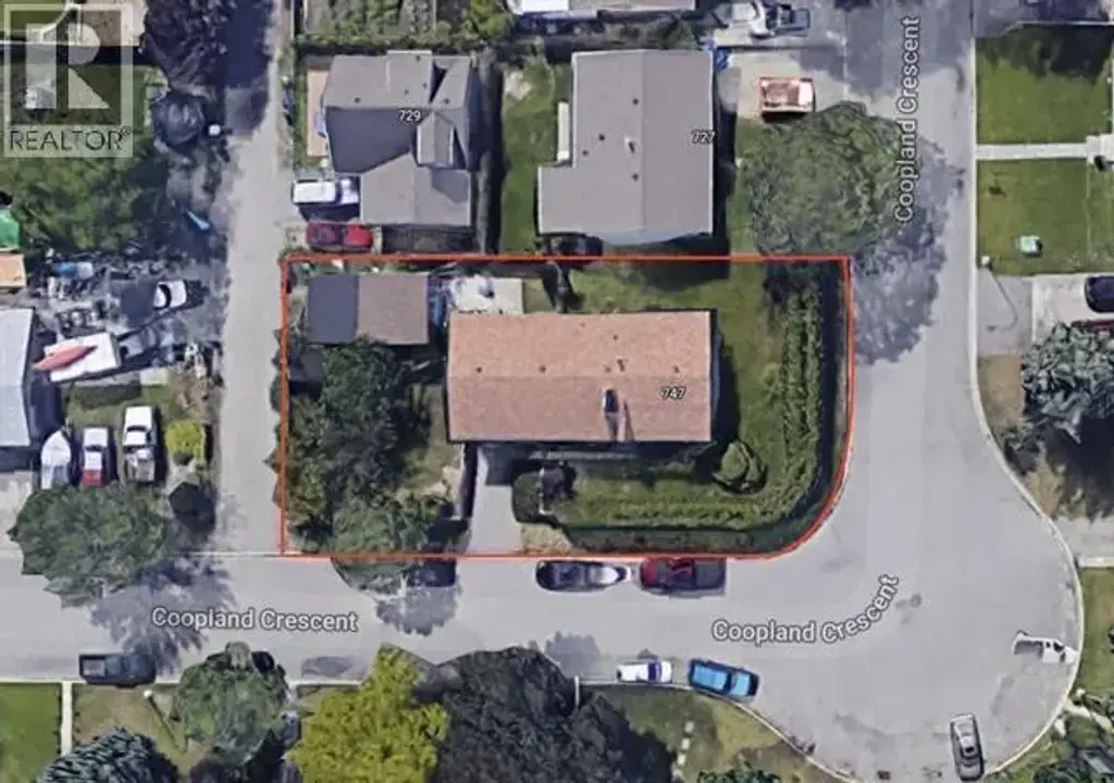 747 Coopland Crescent, Kelowna